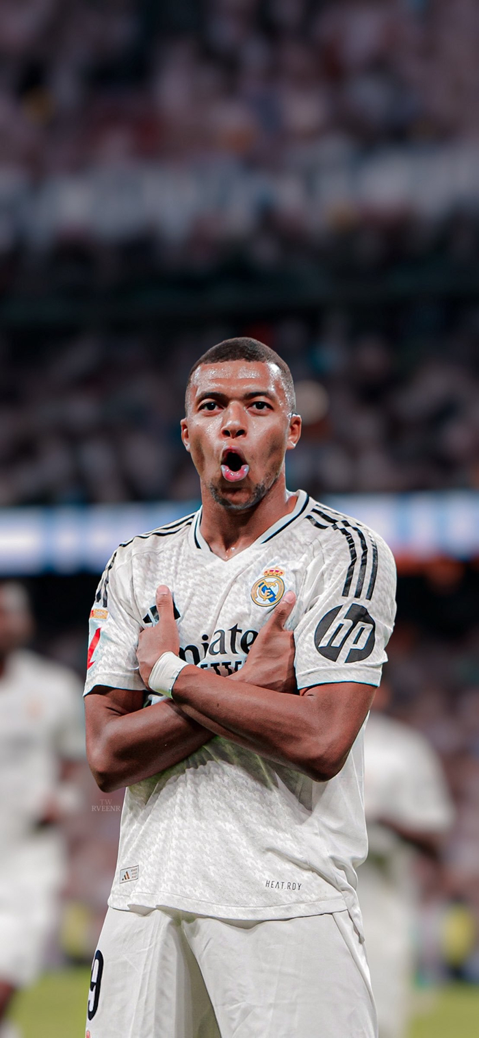 [德甲]于帕梅卡诺回传失误 洪萨克断球打空门