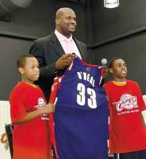 约基奇倒下后，一位故人邪魅一笑