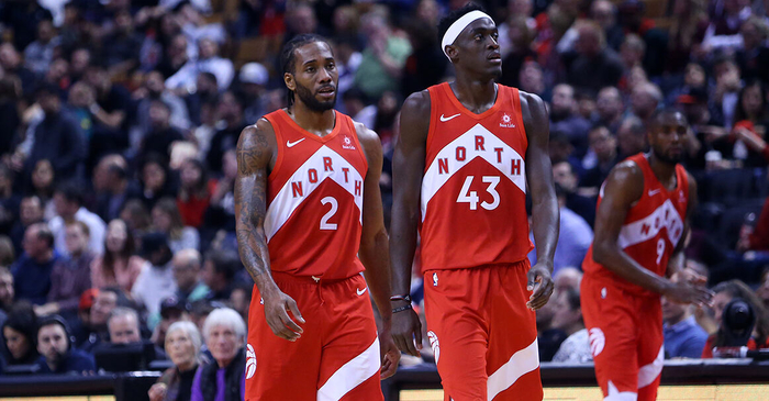 只要库里不爆发，联盟29位教练，谁都能拿捏科尔。库里把科尔带到不属于科尔的高度。没有库里谁认识科尔。没有库里科尔没有现在的成绩