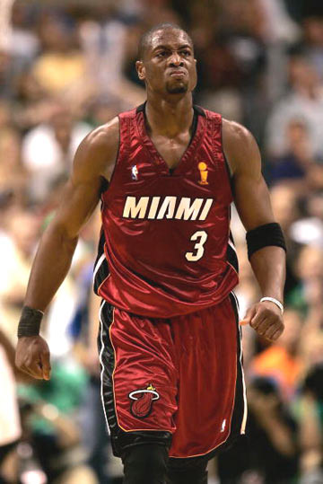 约老师复出，字母哥缺阵，掘金轻松击败雄鹿！