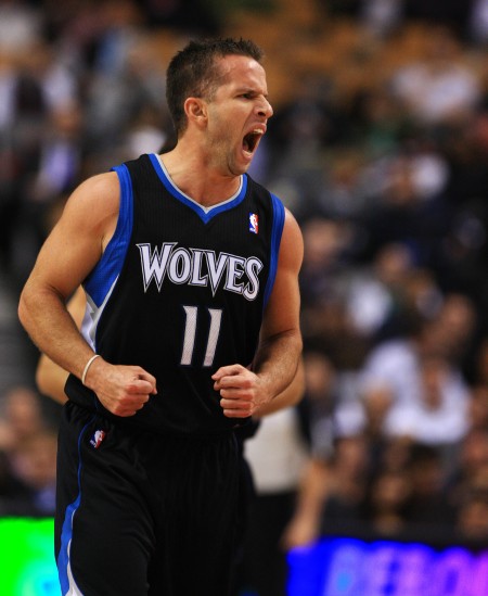 职业玩家展示自己95岁神枪手祖母 没玩过FPS但瞄准天赋惊人