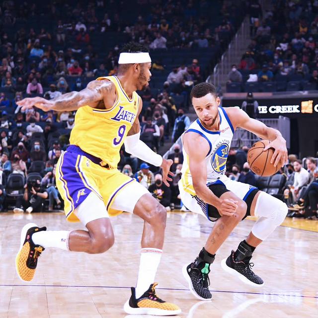 英超半场：卡什禁区后点抽射破门，维拉暂1-0阿森纳